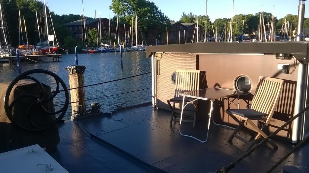 Hausboot Daenholm Hotel Stralsund Exterior foto