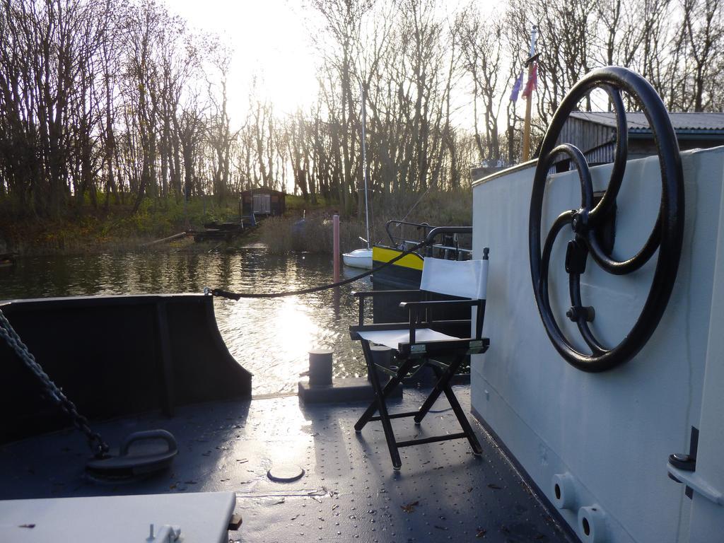 Hausboot Daenholm Hotel Stralsund Quarto foto