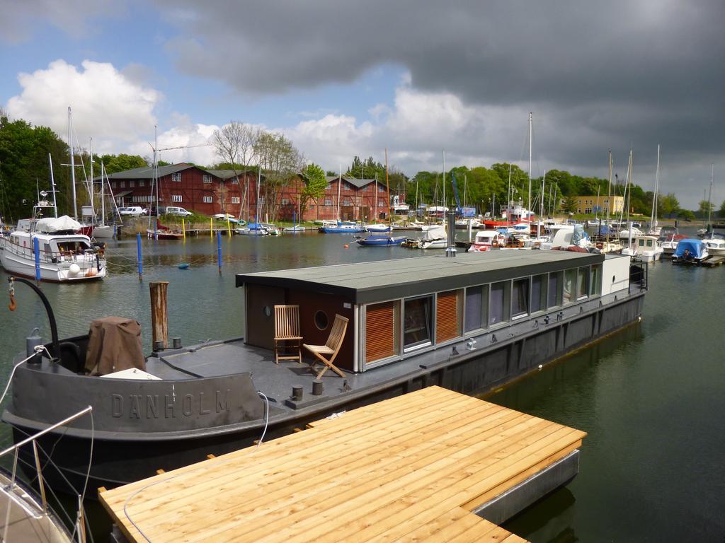 Hausboot Daenholm Hotel Stralsund Quarto foto